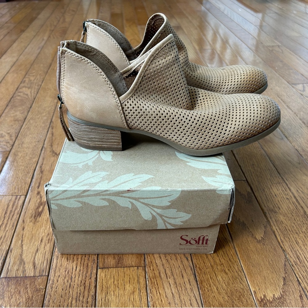Sofft brown booties